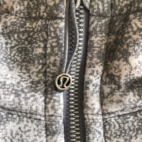Lululemon Scuba Full-Zip Hoodie - Grey (Mulitcolor) - Size 4 - Picture 6 of 9